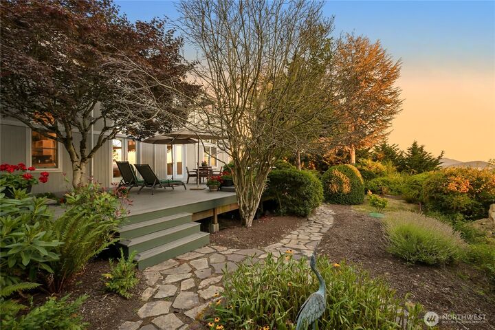 Property Photo:  4355  Gooding Avenue  WA 98226 