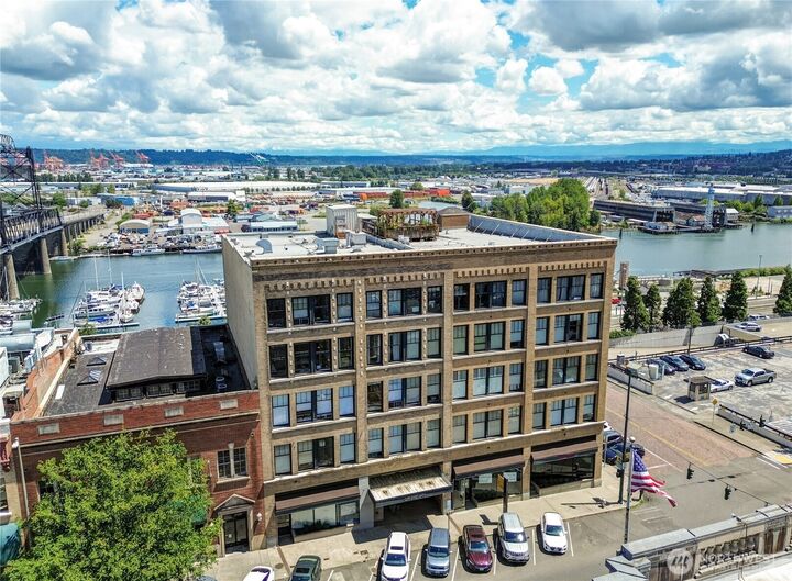 Property Photo: 1120 Cliff Avenue 304 WA 98402