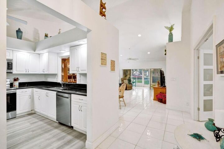 Property Photo: 14524 Via Royale FL 33446