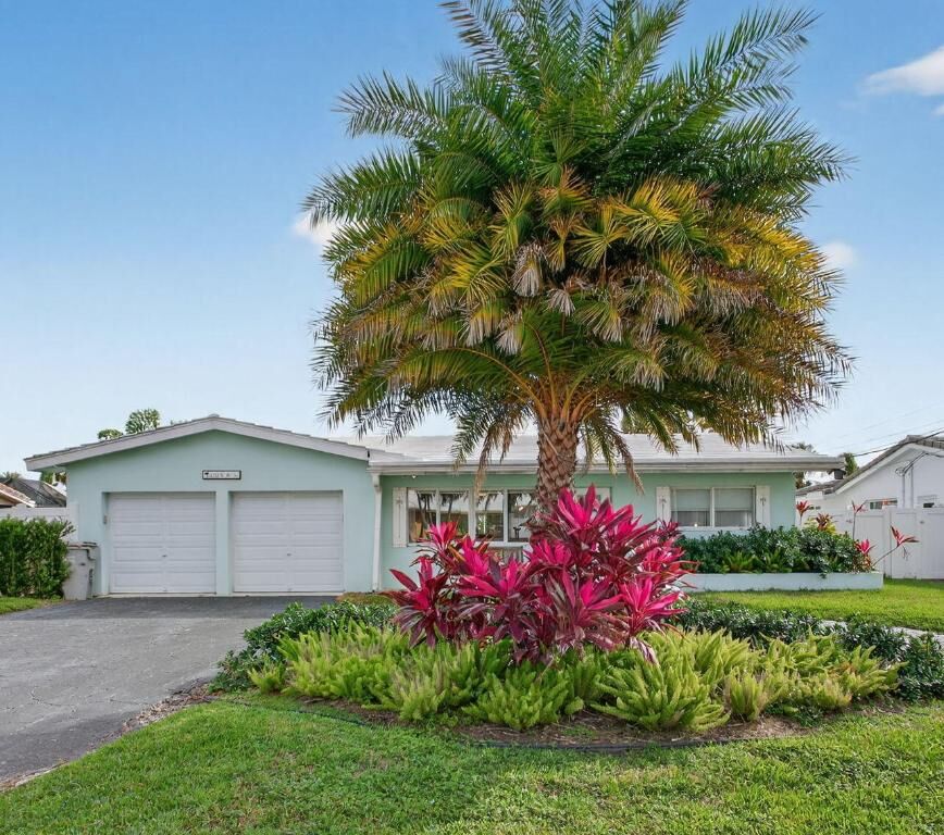 Property Photo:  650 SE 6th Avenue  FL 33060 