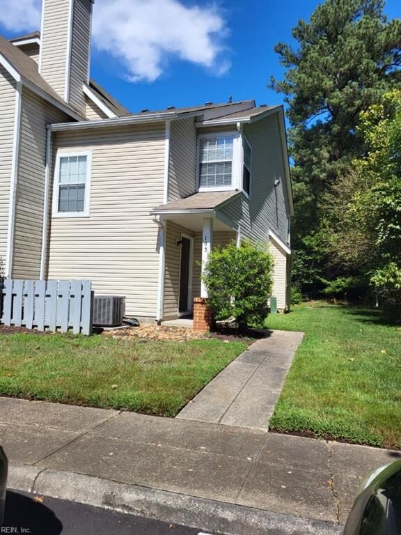 Property Photo:  103 Windsor Ln I  VA 23185 