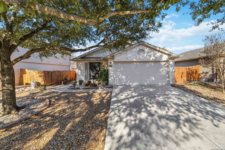 Property Photo: 9947 Sandlet Trail TX 78254