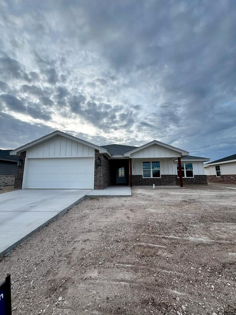 Property Photo:  1307 Johnny Lane  TX 76905 