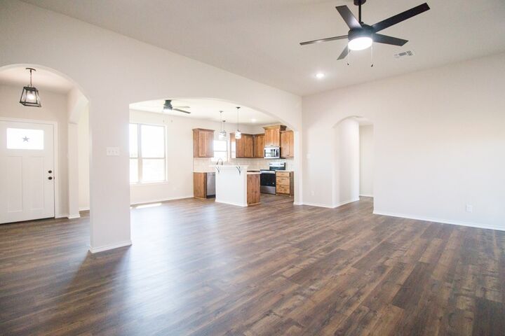 Property Photo: 5413 Coral Way TX 76904