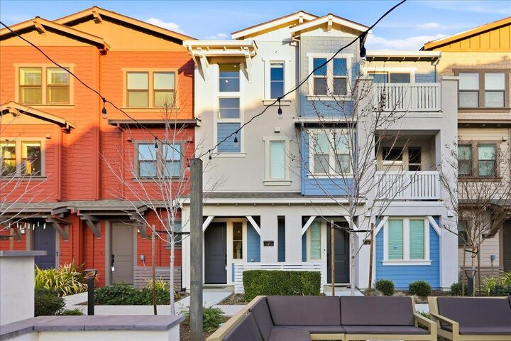 Property Photo:  921 Magnolia Terrace 7  CA 94086 