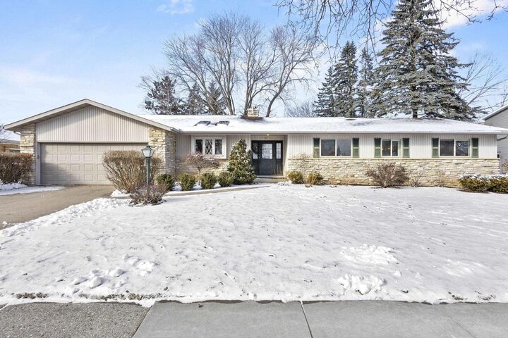 Property Photo:  1100 Newbury Street  WI 54971 