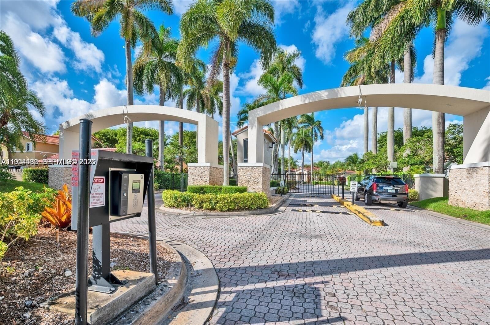 Property Photo: 13934 SW 102nd Ln 13934 FL 33186