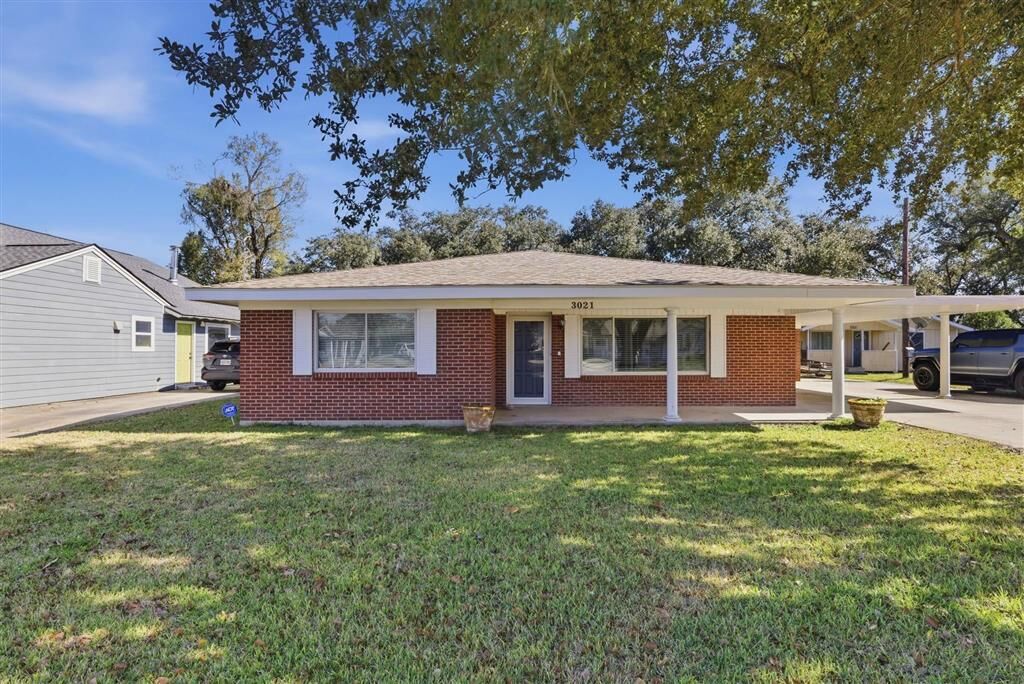 Property Photo:  3021 Deaton Street  LA 70601 