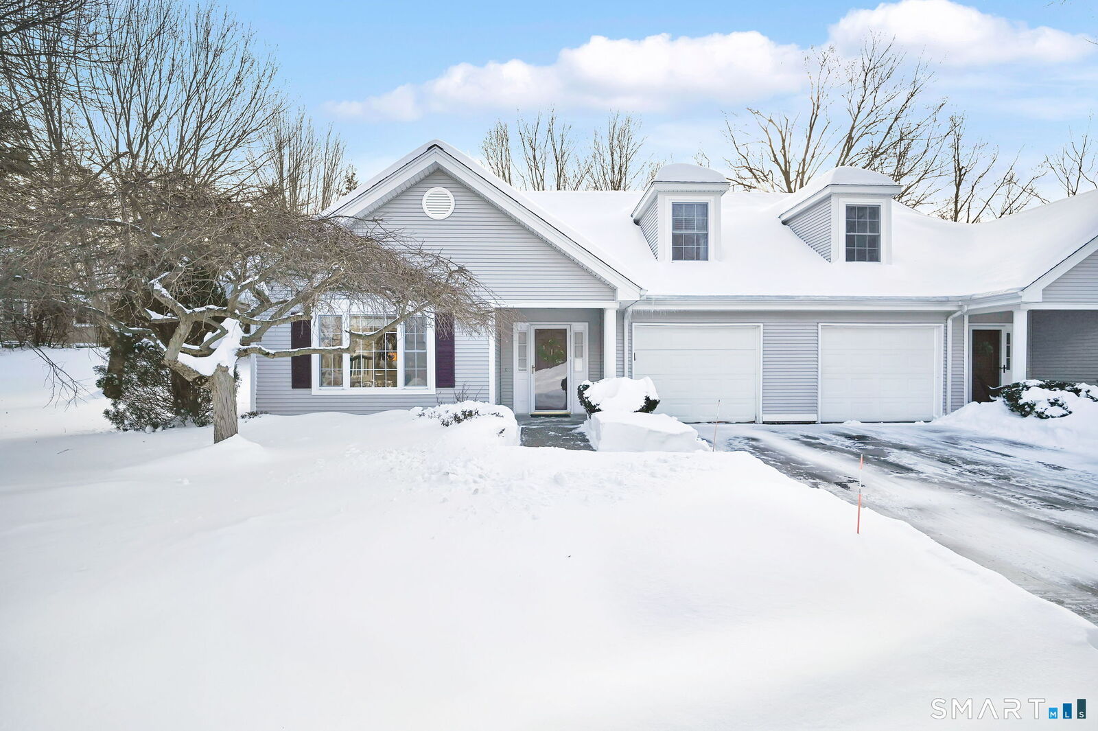 Property Photo:  8 Eaton Circle 8  CT 06117 