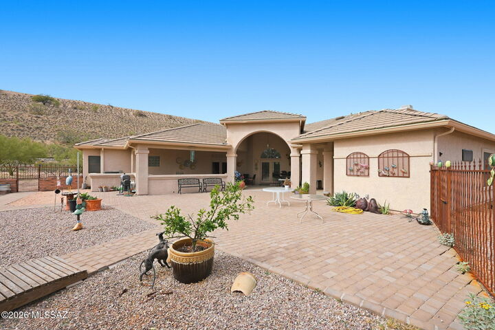 Property Photo: 1731 W Placita De La Escalera AZ 85629