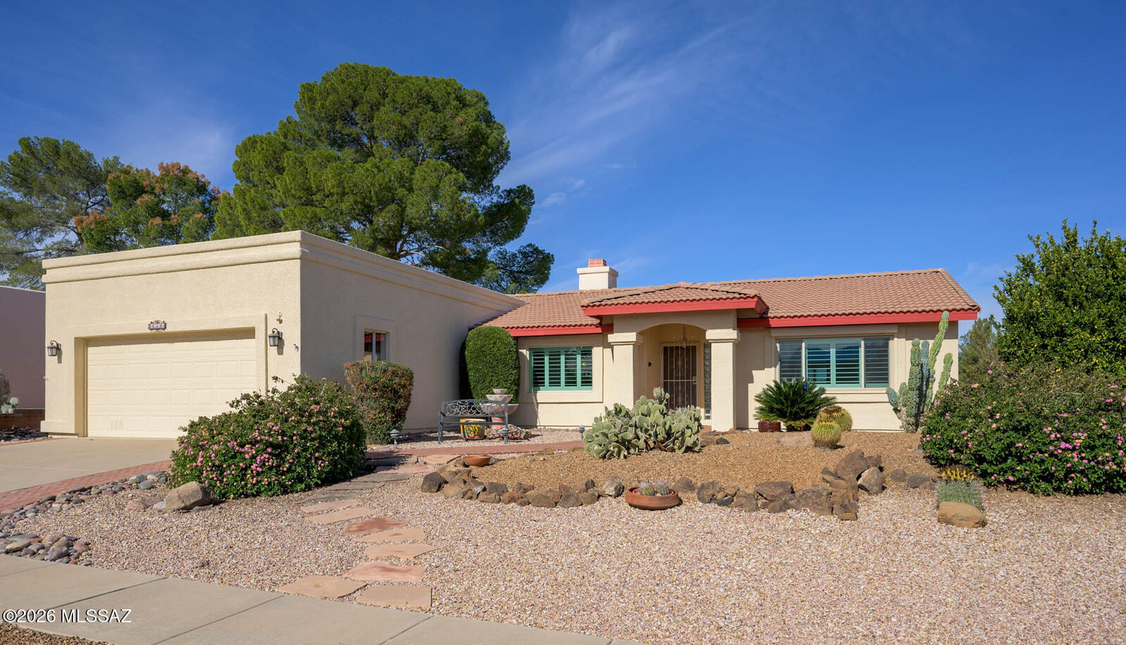 Property Photo:  1061 N Paseo Iris  AZ 85614 