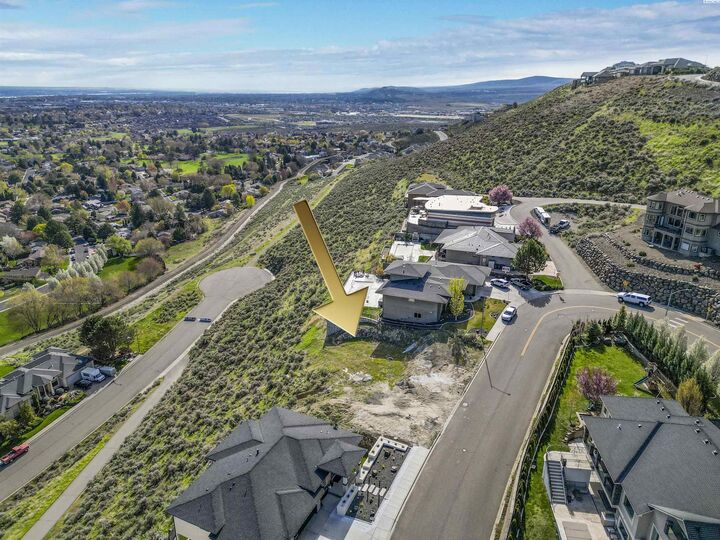 Property Photo: 2420 Morency Drive WA 99352