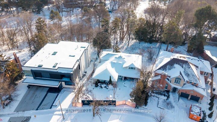 Property Photo:  11 Montressor Drive  ON M2P 1Y9 