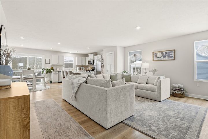 Property Photo:  142 Olivia Dr  PA 15061 