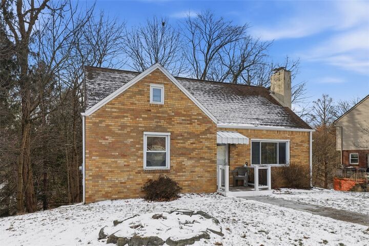 Property Photo: 27 Ehle Ave PA 15108