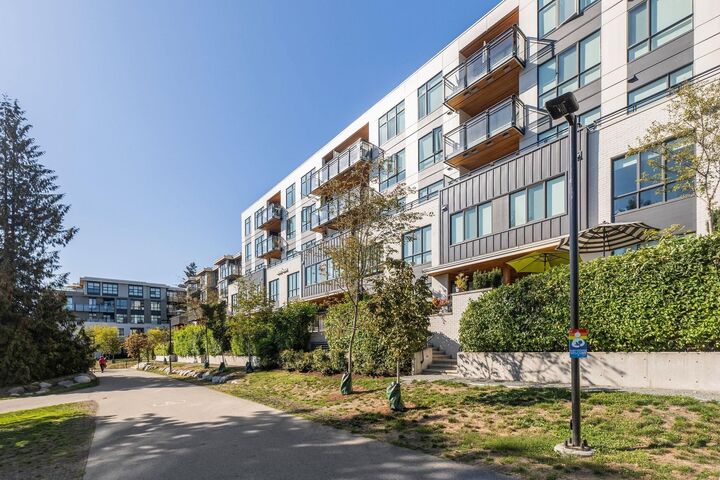 Property Photo: 747 E 3rd Street 102 BC V7L 1G8