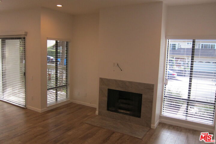 Property Photo:  2909 Arizona Ave  CA 90404 