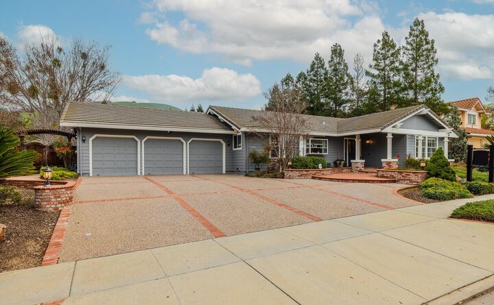 Property Photo:  3463 Meadowlands Ln  CA 95135 