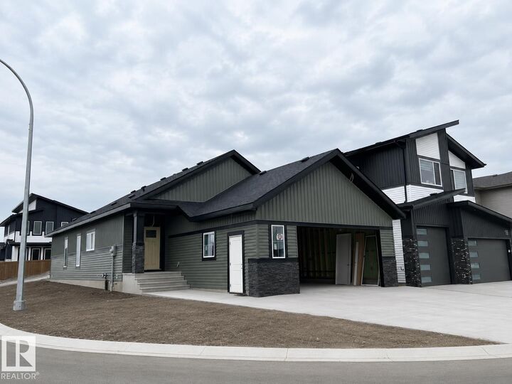 22 Mockingbird Crescent — photo 1