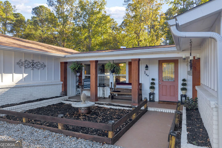 Property Photo:  1220 Lagrange Highway  GA 30222 