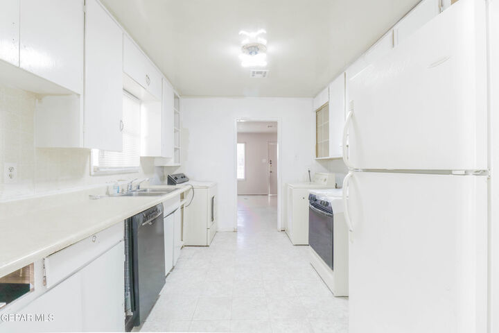 Property Photo: 3821 McConnell Avenue TX 79904