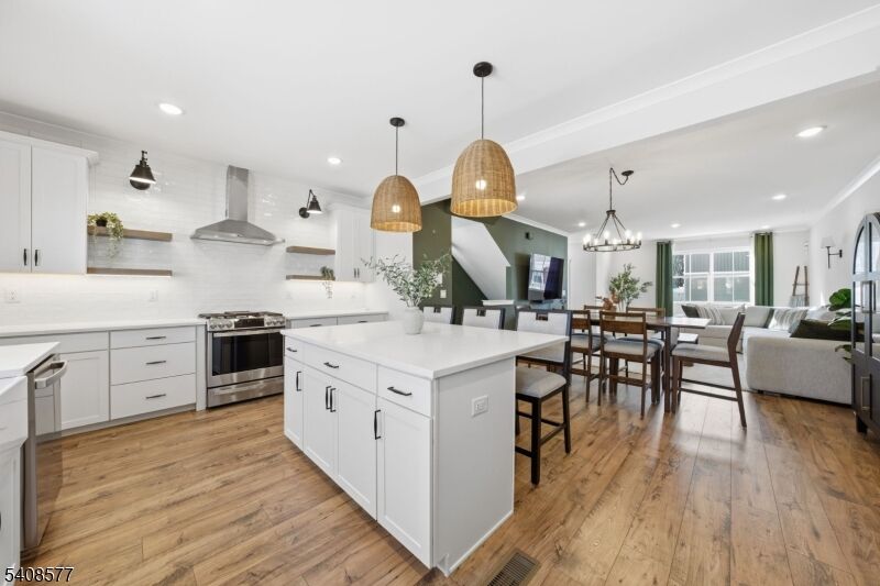 Property Photo: 7 Moreno Pl NJ 07885