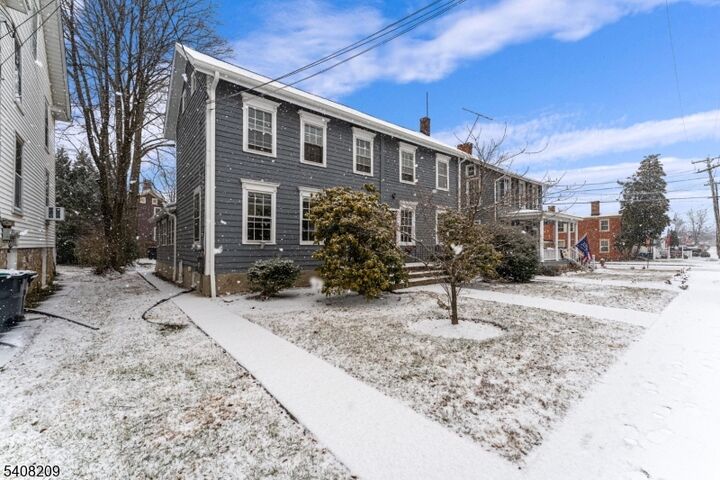 Property Photo:  20 Park Ave B  NJ 08822 