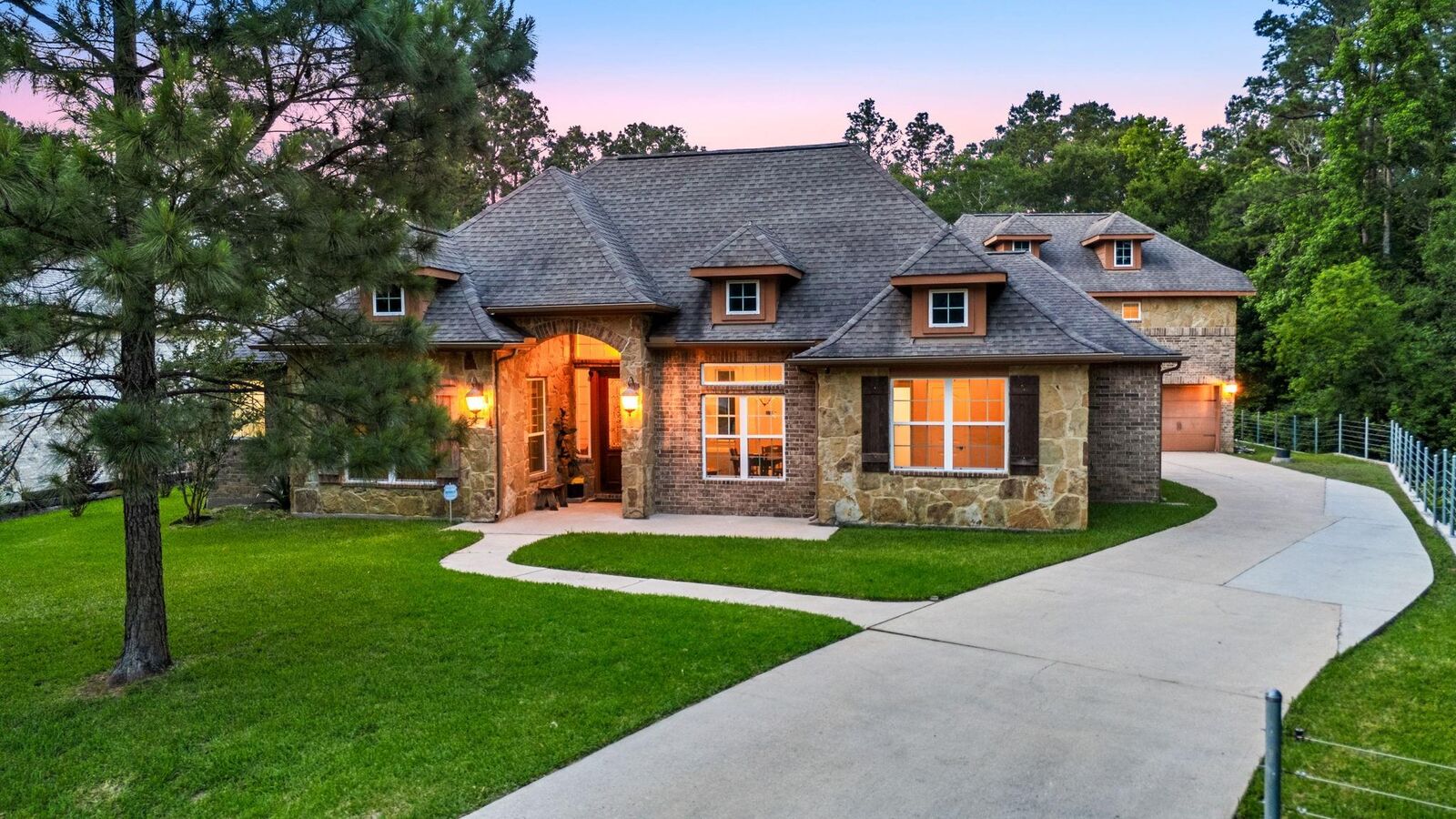 Property Photo:  42 Brookefield Circle  TX 77355 