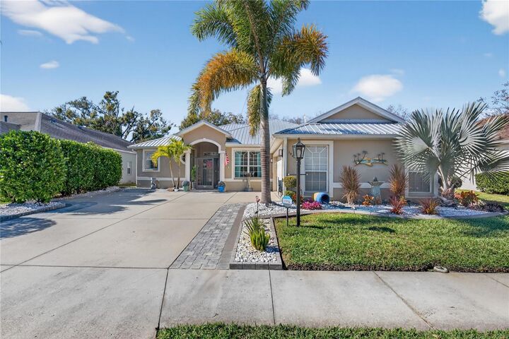 Property Photo: 10433 Old Grove Circle FL 34212