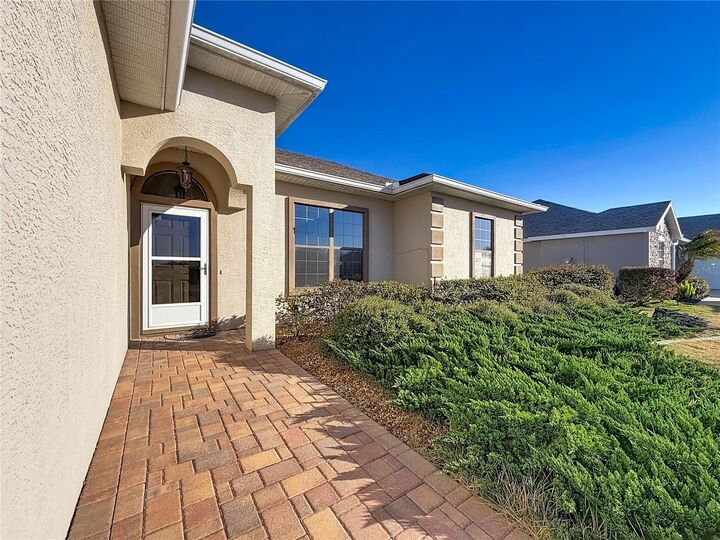 Property Photo: 10957 SE 170th Lane Road FL 34491