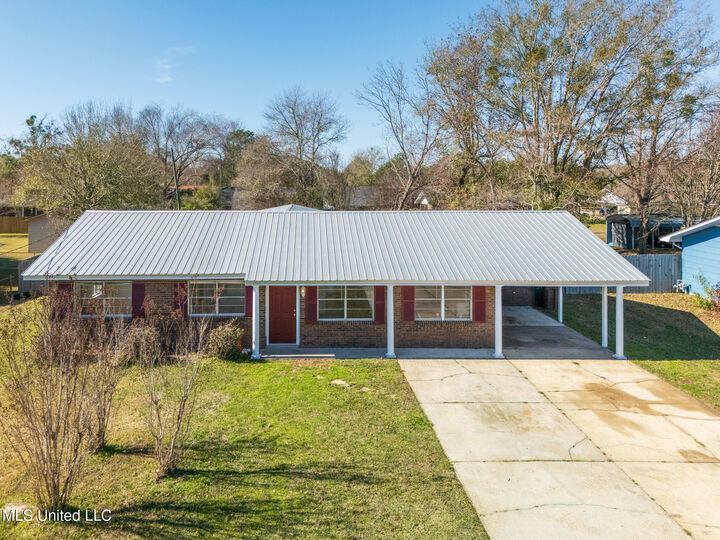 Property Photo:  103 Reeves Street  MS 39560 