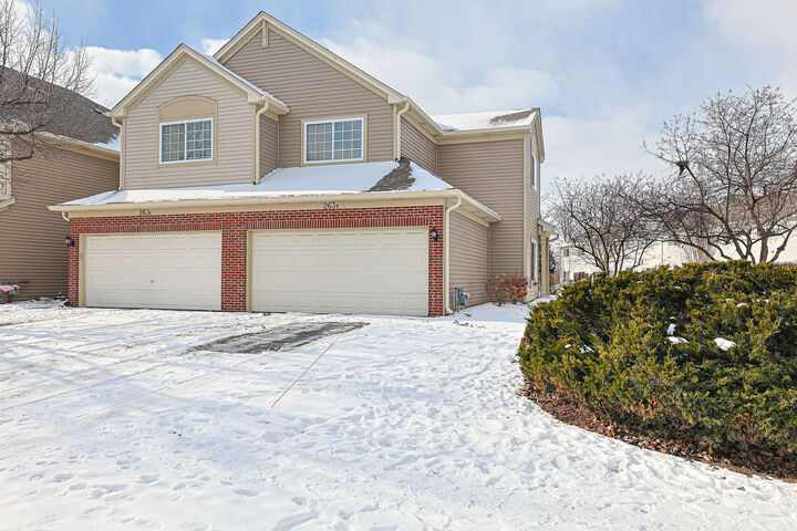 Property Photo:  263 Nicole Drive F  IL 60177 
