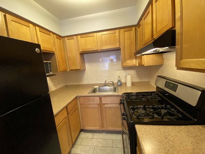 Property Photo:  1415 W Pratt Boulevard 107  IL 60626 