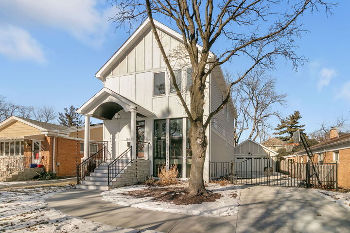 Property Photo:  170 W Burlington Street  IL 60546 