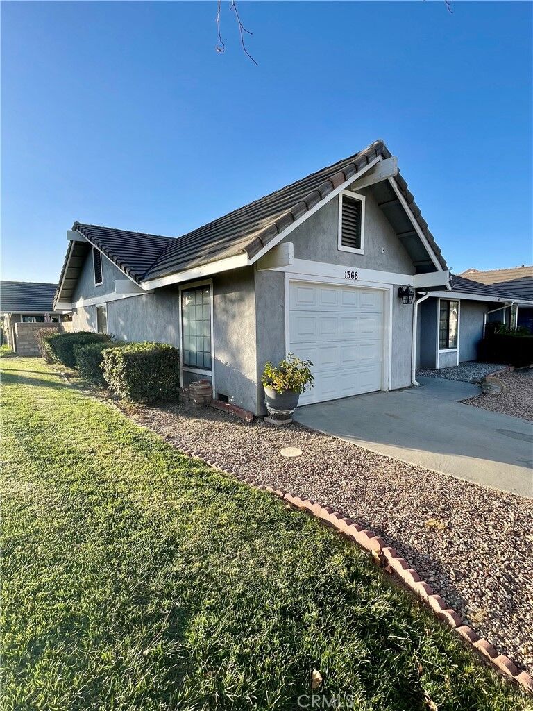 Property Photo:  1368 Randolph Circle  CA 92583 