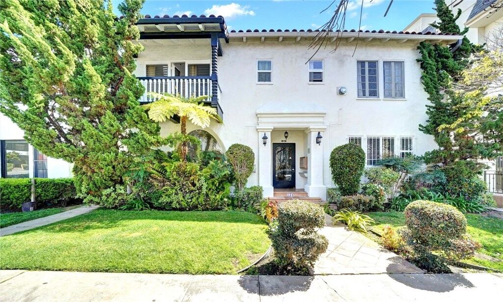 Property Photo: 124 S Elm Drive 5 CA 90212