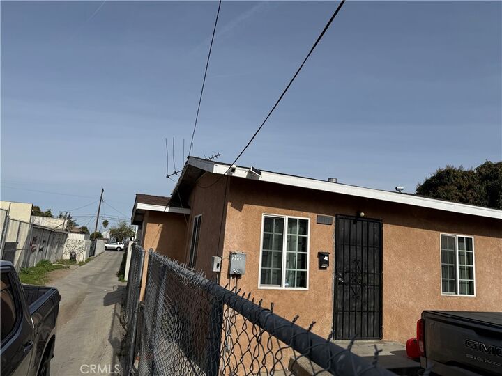 Property Photo:  1515 E Young  CA 90744 