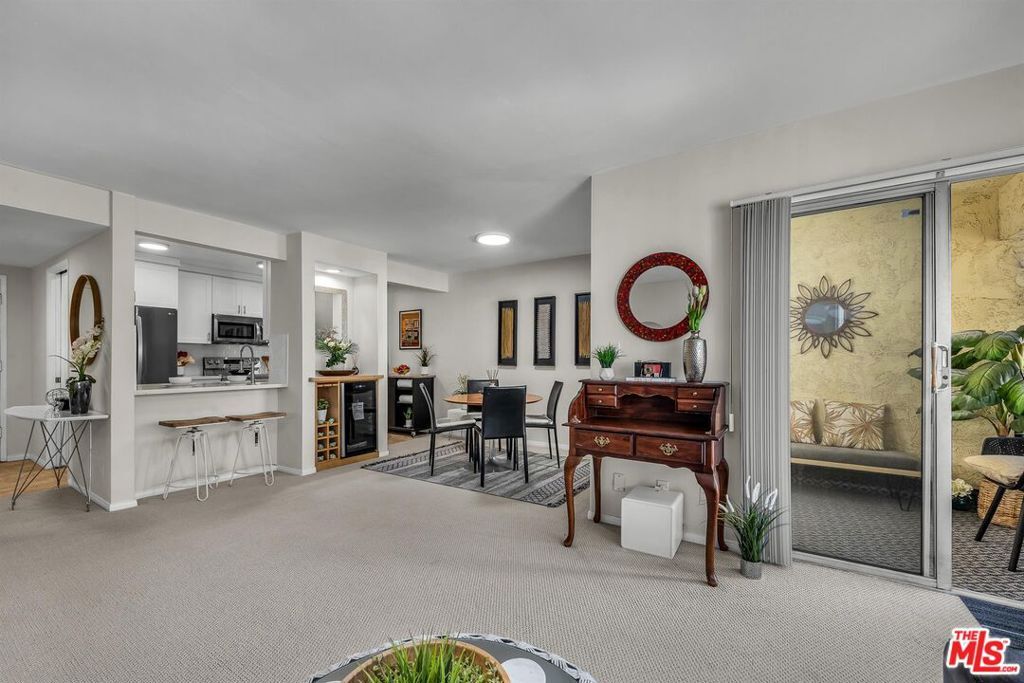 Property Photo:  6275 Canterbury Drive 302  CA 90230 