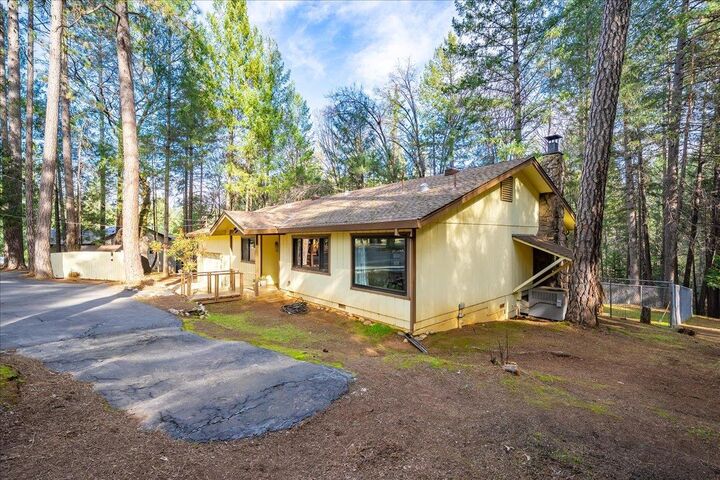 Property Photo:  6035 Acorn Court  CA 95631 