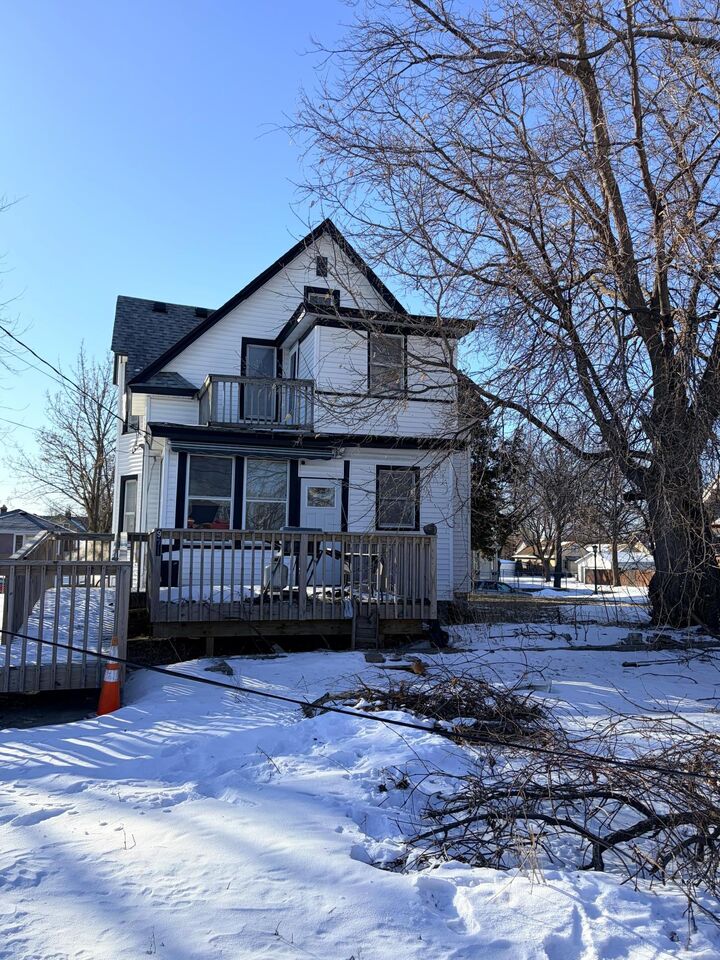 Property Photo:  971 Aurora Avenue  MN 55104 