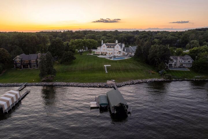 Property Photo: 1305 Shoreline Drive MN 55391