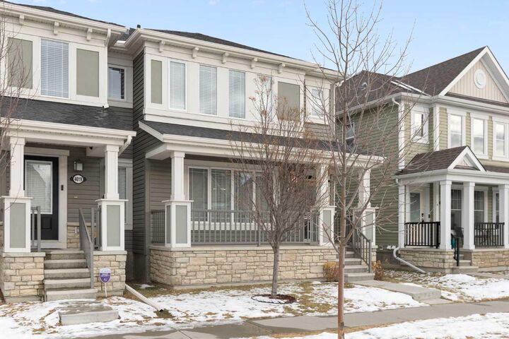 Property Photo:  4023 Windsong Boulevard SW  AB T4B 3Z5 