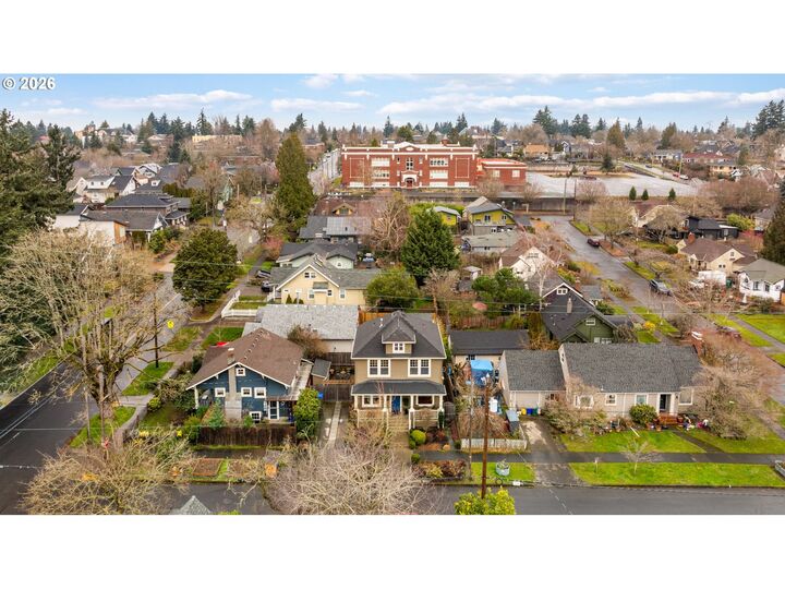 Property Photo:  5727 NE Tillamook St  OR 97213 