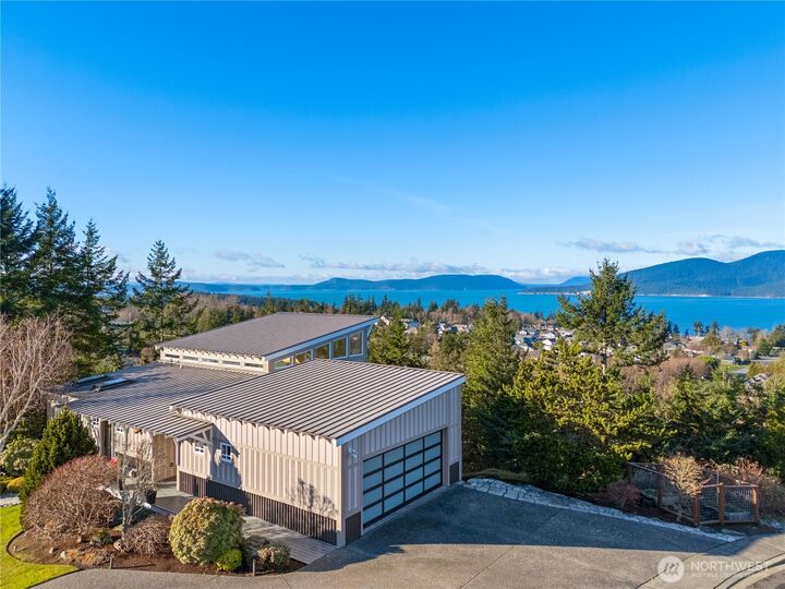 Property Photo:  2020  Kansas Avenue  WA 98221 