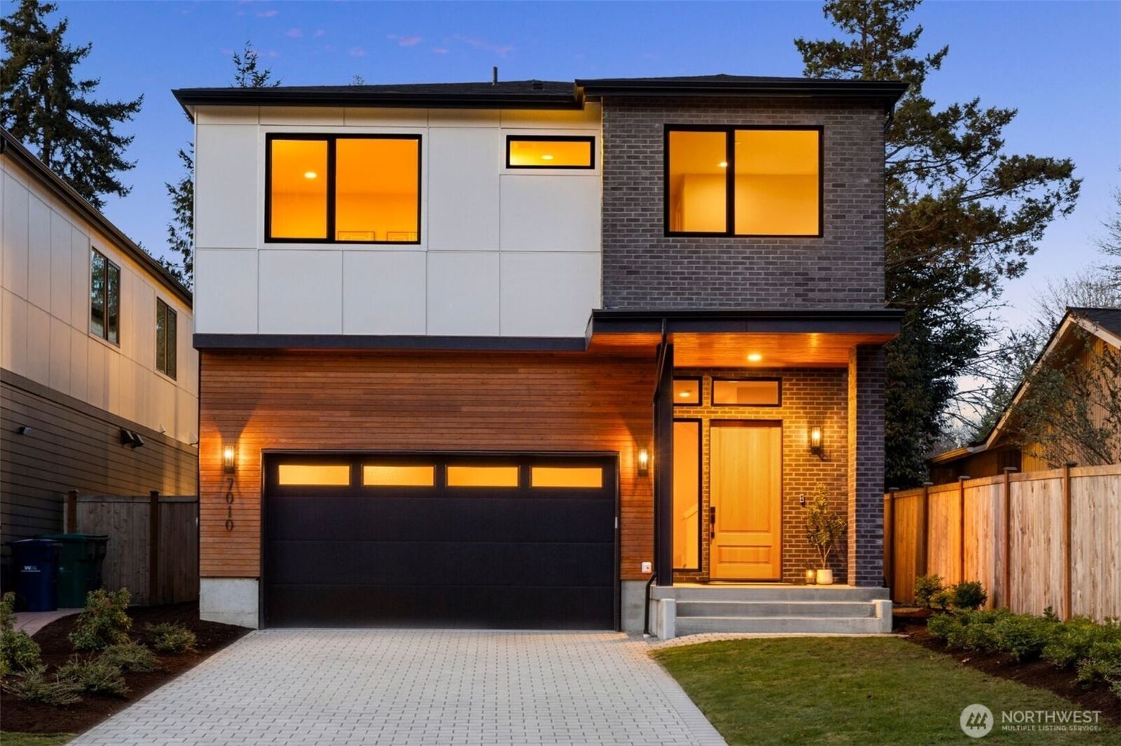 Property Photo:  7010 NE 134th Street  WA 98034 