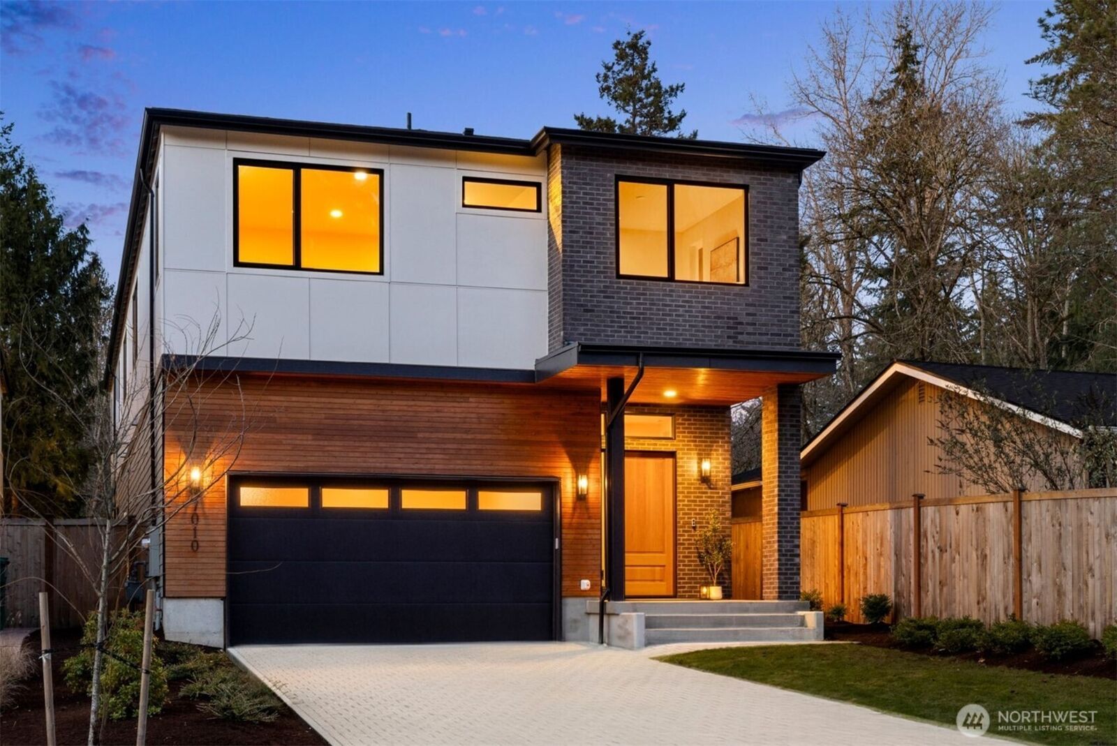 Property Photo:  7010 NE 134th Street  WA 98034 