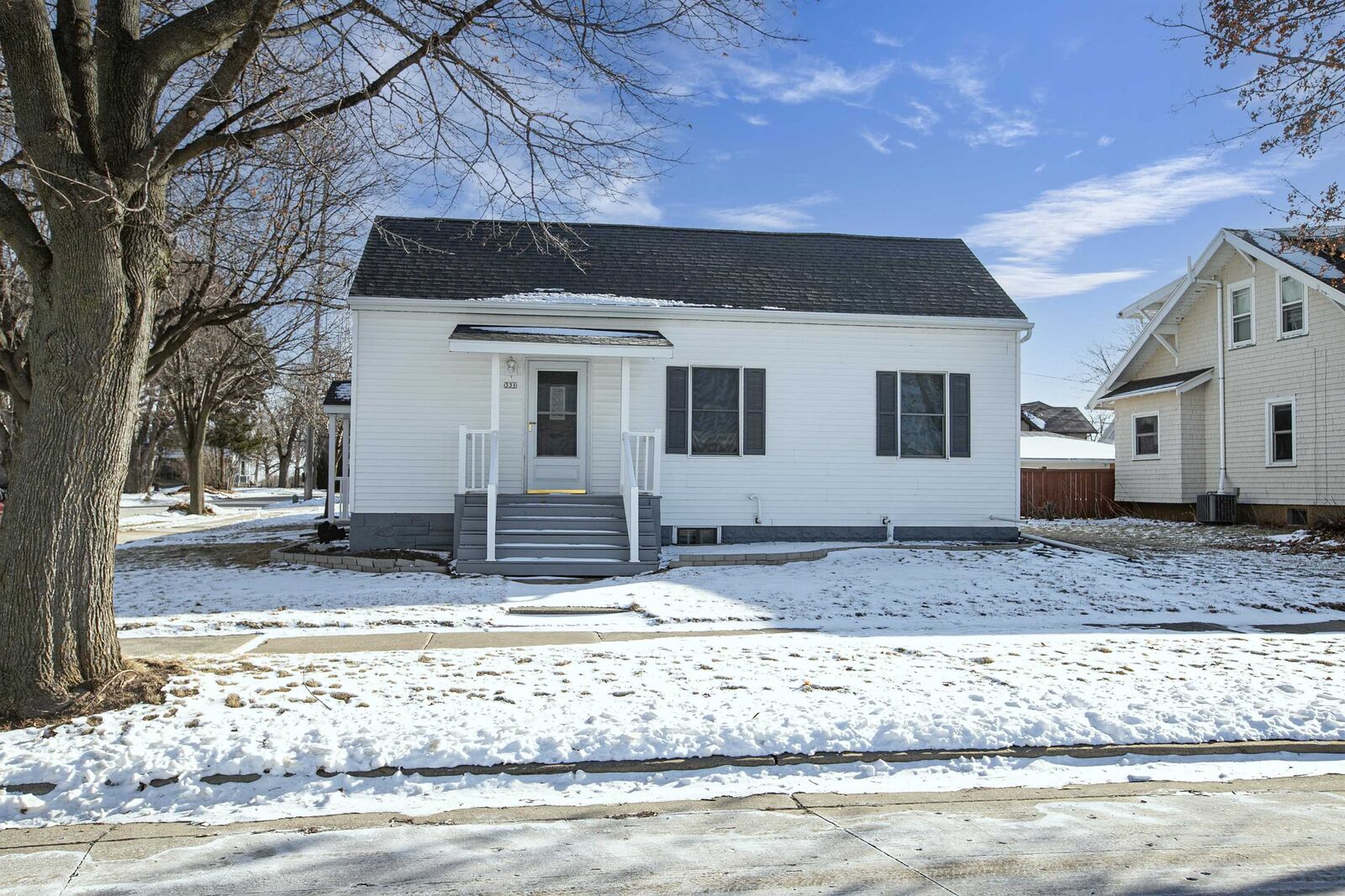 Property Photo:  331 N John Street  WI 54136 