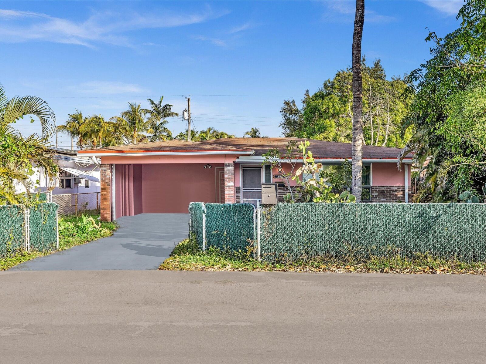 Property Photo:  258 SW 8th Street  FL 33004 