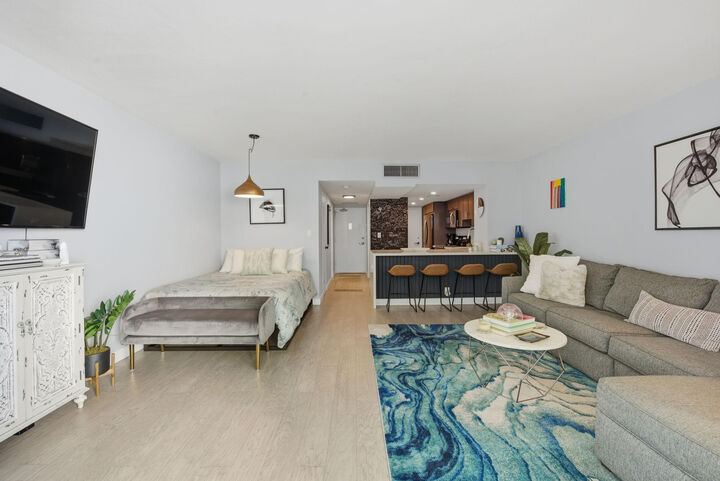 Property Photo:  1200 West Avenue 324  FL 33139 