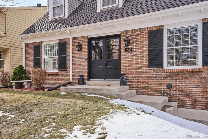 Property Photo: 6809 S Niagara Court CO 80112